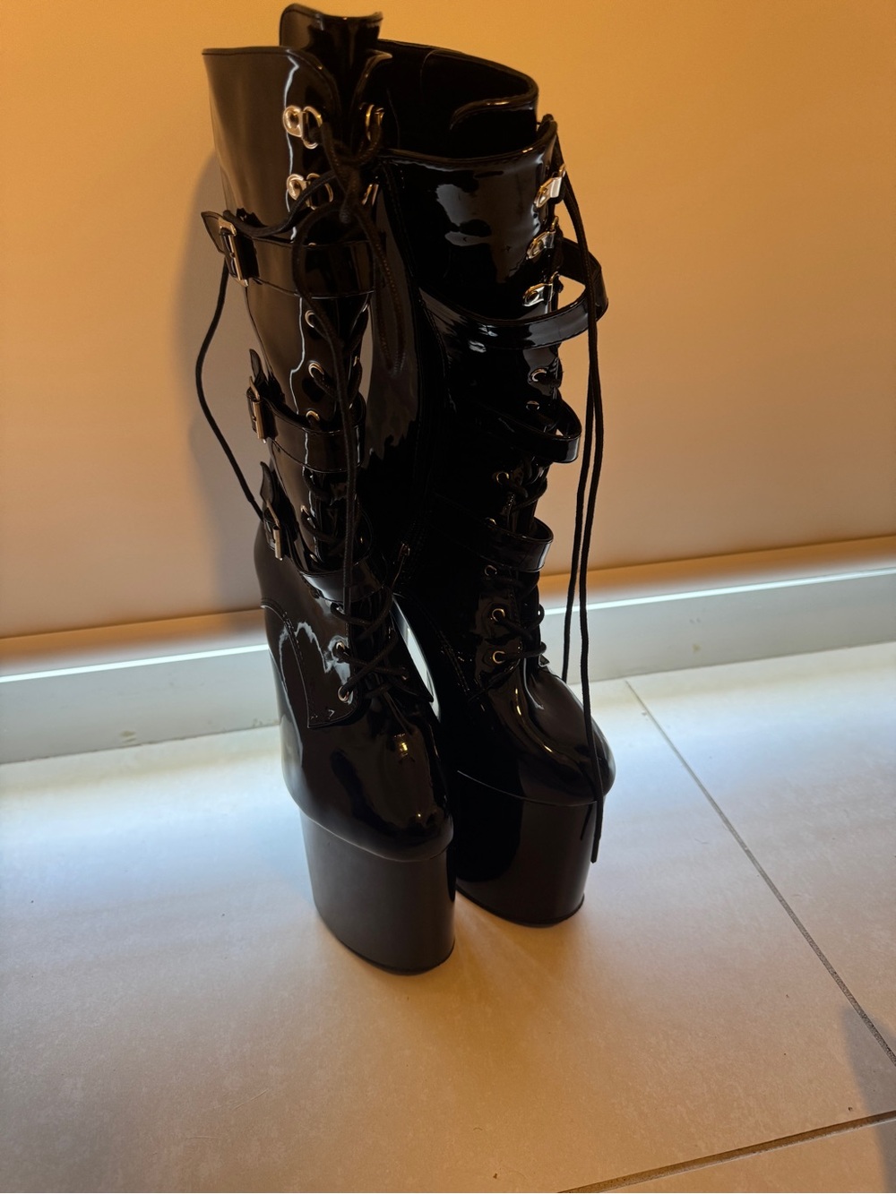 Pleaser Flamingo 1053 8" Patent Black Platform Boots Like New